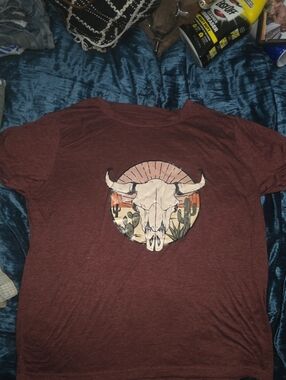 Classic Desert Skull Graphic Tee — Maroon Short Sleeve